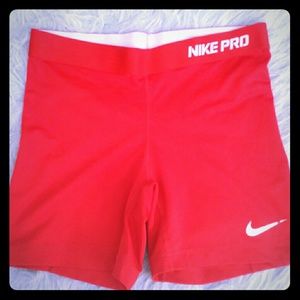 nike pro size m